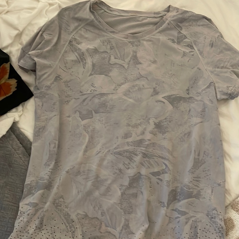 Lululemon workout top